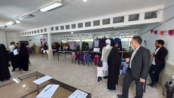 برگزاری نمایشگاه لباس فرم دانش‌آموزی در شهرستان باخرز 