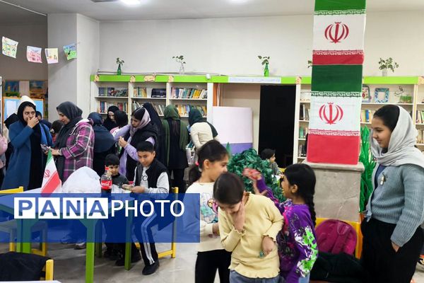 غرفه کار آفرینی و غرفه بازی به مناسبت دهه فجر در کانون پرورش فکری اندیشه