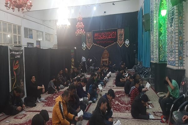 حضور چشمگیر جوانان در لیالی قدر نیشابور