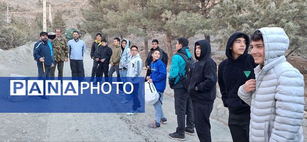 کوهپیمایی گروه پیشتازان مدرسه شهید فهمیده ناحیه یک کرج 