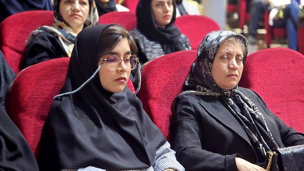 تقدیر و تجلیل از ستارگان درخشان هنرستان هنرهای زیبای اصفهان