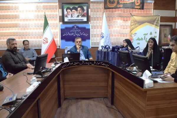  تجلیل از مدیران و دانش‌آموزان منطقه ۱۴ در رویداد پرسش مهر