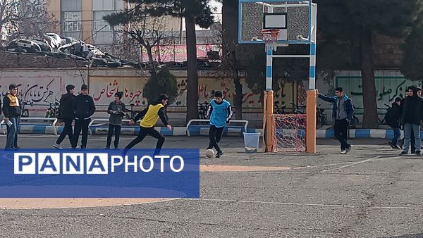 روز سوم  از مسابقات گل کوچک دبیرستان شاهد ابوذر غفاری نیشابور