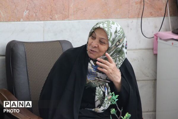 اجرای طرح خاطره سازان با حضور مدیر آموزش وپرورش شهرستان در آموزشگاه موسی صدر آشخانه