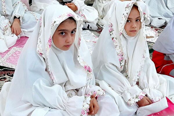 برپایی جشن عبادت و بندگی در مسجد ناحیه 2 بهارستان