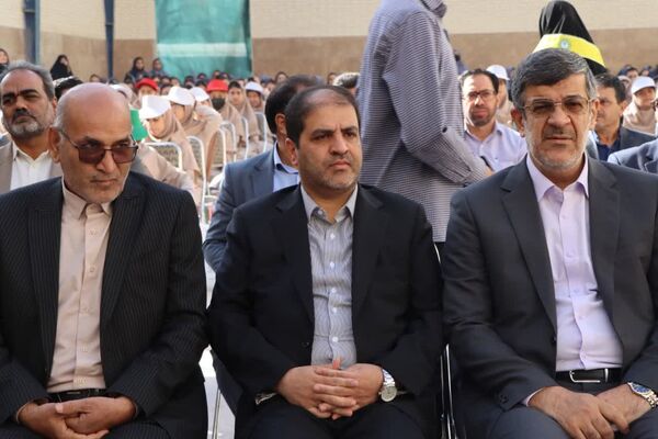 مراسم جشن ملی عاطفه‌ها در دبیرستان دخترانه شهید دکتر پاکنژاد یزد 