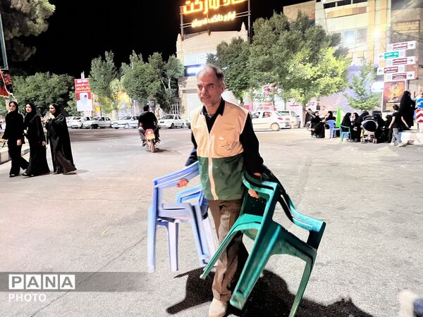 روایتی از حضور مردم در میدان امام حسین (ع) ابرکوه 