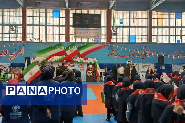 یاوران انقلاب؛روشنای مسیر نوجوانان امروز