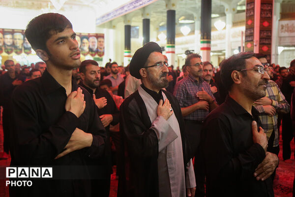 عزاداری شب شهادت امام حسن عسگری(ع) در حرم کریمه اهل بیت(س)