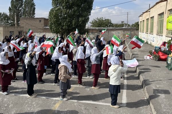جشن عاطفه‌ها و زنگ مهربانی در تیکمه‌داش