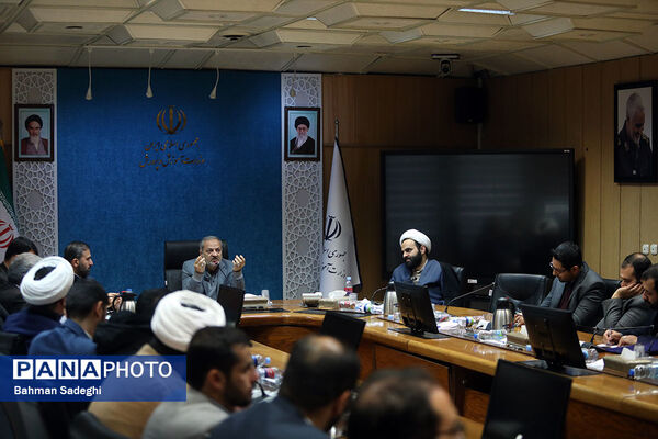 دیدار وزیر آموزش و پرورش با مسئولان اتحادیه انجمن‌های اسلامی دانش‌آموزی سراسر کشور