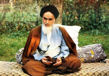 امام خمینی (ره) را با چه جمله و کلمه ای به دیگران معرفی می کنید ؟!