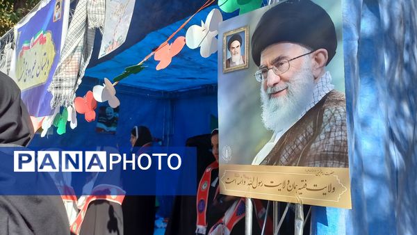راهپیمایی 13 آبان با حضور حداکثری دانش آموزان در شهرستان نیشابور 
