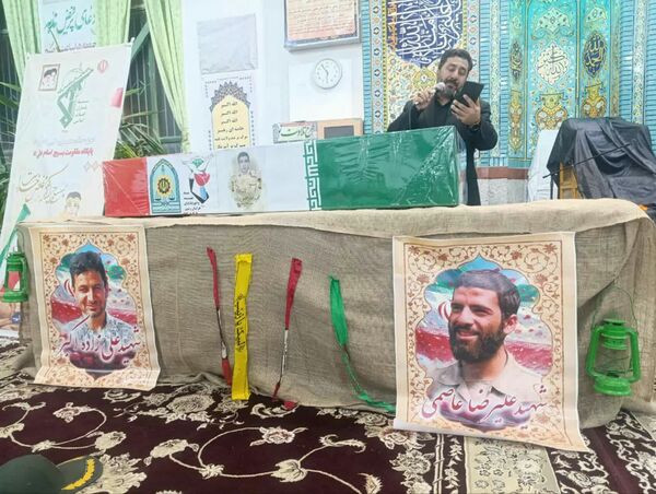  مراسم وداع با پیکر شهید جواد حسن زاده در مسجد امام علی(ع)