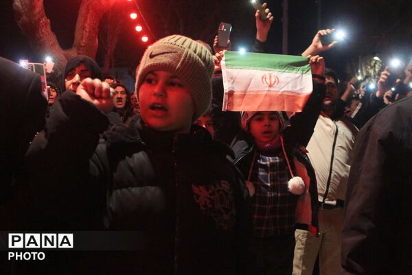 اجتماع مردم شور عاشورایی بهارستان در پی شهادت رهبر انقلاب