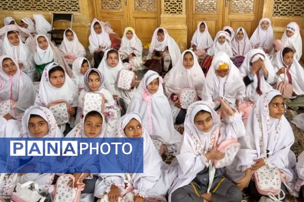 جشن تکلیف  دانش‌آموزان دبستان شهدای همت‌آباد در مشهد