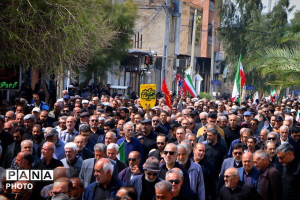 راهپیمایی روز قدس همزمان با تشییع شهید اقتدار در جهرم