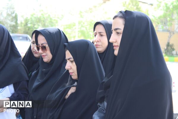 نهال کاری در فاروج به یاد دانش‌آموزان میناب 