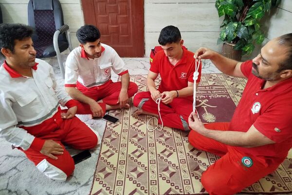 برگزاری دوره آموزشی امداد و نجات هلال احمر در آشخانه