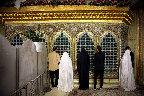 جشن ازدواج ۳۲۵ زوج جوان در حرم حضرت معصومه (س)
