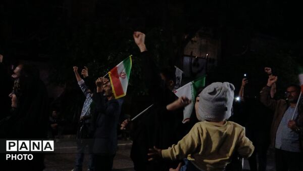 مشت ها بر فراز آسمان نیشابور نمایان شد 