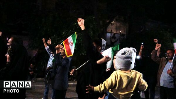 مشت ها بر فراز آسمان نیشابور نمایان شد 
