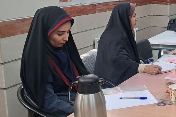  جلسه مدیران قطب ۵ دوره ابتدایی در مدرسه قائم(عج) بهارستان‌دو