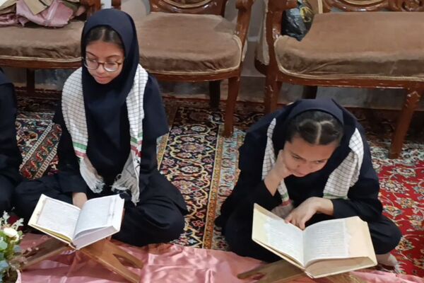 محفل انس با قرآن دانش آموزان دبیرستان مهر