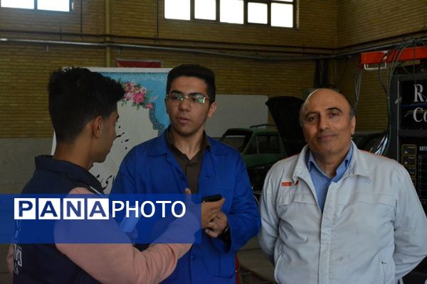 برگزاری کارگاه آموزشی آشنایی با سیستم موتور و سیستم سوخت‌رسانی خودرو در بهارستان 2