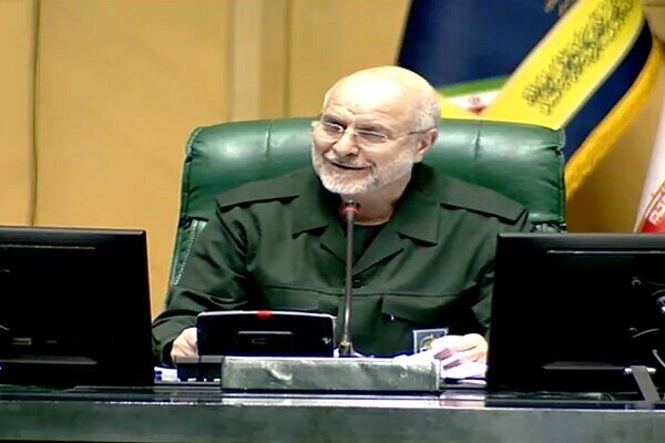 قالیباف آمریکایی‌ها را دست انداخت/ «هی! کسی می‌تواند خلبانان ما را پیدا کند؟ لطفا؟»استراتژی جدید دشمن