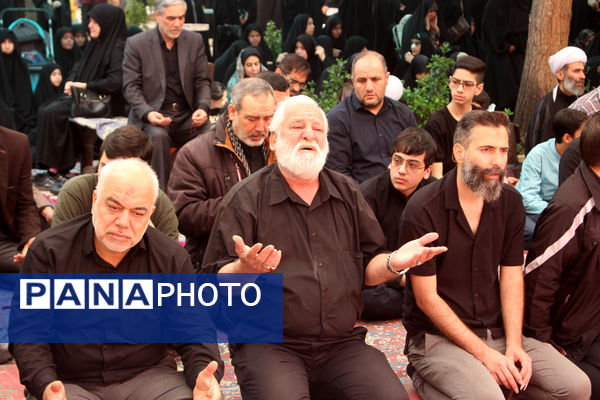 مراسم تحویل سال در گلزار شهدای قم