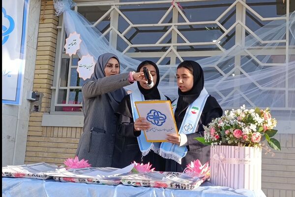 مراسم افتتاحیه سفیران سلامت در دبیرستان مهر نیشابور 