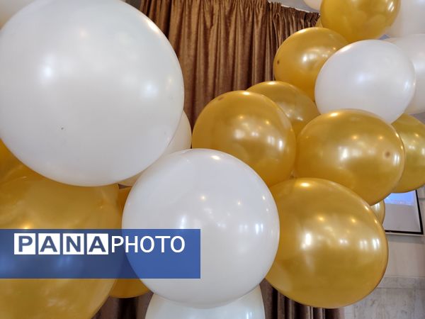 شکوه جشن دهه فجر در دبیرستان جوادالائمه سورشجان