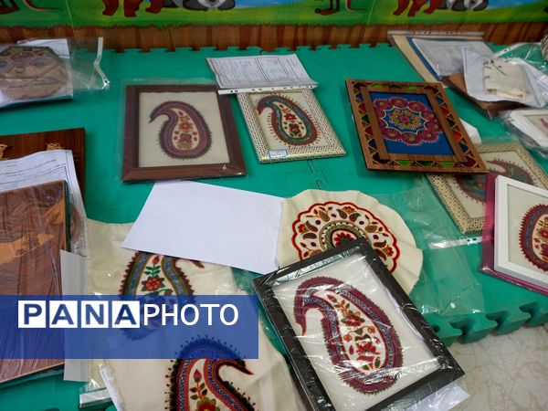 داوری آثار هنری مسابقات فرهنگی هنری آموزش و پرورش ناحیه ۳ 