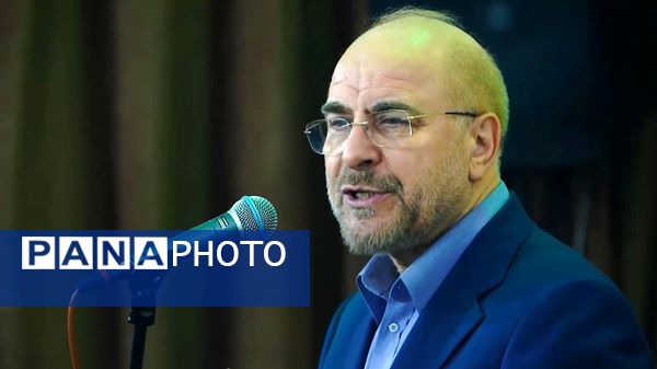 حضور رئیس مجلس شورای اسلامی در بین نوجوانان معتکف