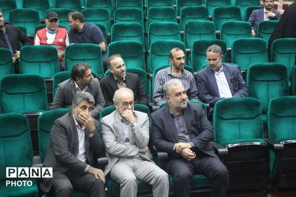 جلوه‌هایی از حضور کاروان دوچرخه سواری «ترکیه تا میناب» در قم