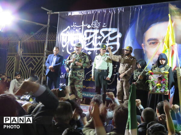 رژه دختران جان فدا همزمان با سراسر کشور در شهرستان خلیل آباد 