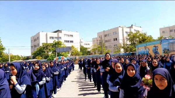 برگزاری جشن روز معلم در دبستان شهدای فرهنگی