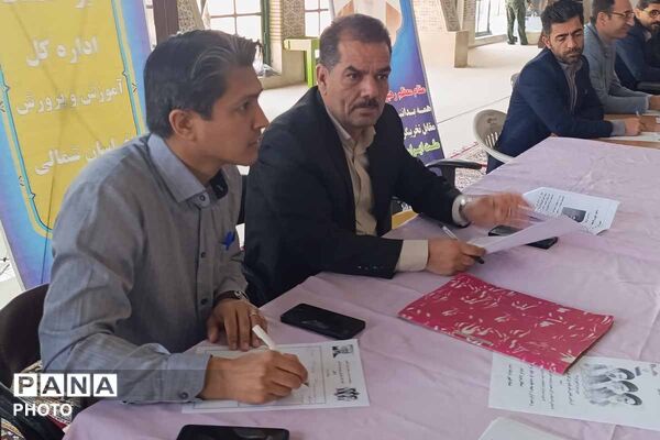 میز خدمت آموزش و پرورش خراسان شمالی در نماز جمعه؛ پاسخگویی مستقیم به مطالبات مردم
