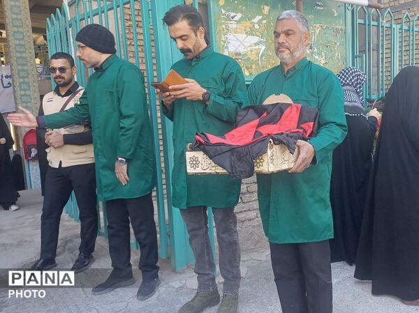 حماسه‌ حضور در شهرکرد؛ از صفوفِ نماز تا غرفه‌هایِ خدمت