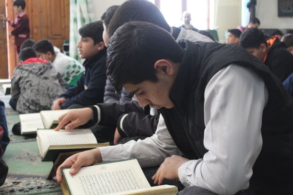 محفل قرآنی دانش آموزان در گلوگاه