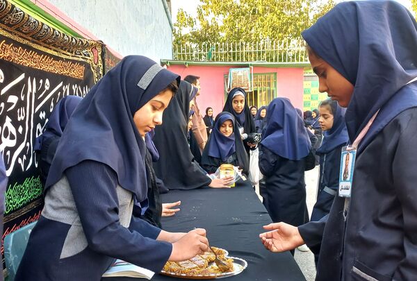 مراسم عزاداری ایام فاطمیه در مدرسه شهید جواهری ۲