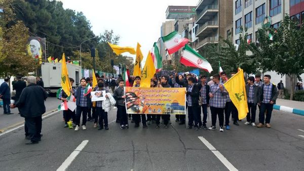 حضور پرشور مردم تهران در راهپیمایی 13آبان