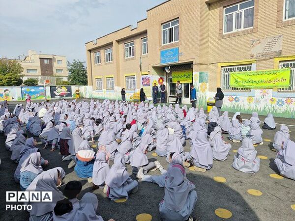برگزاری برنامه آموزشی هفته پویش سلامت دهان و دندان در مدرسه ابتدایی دخترانه رضوان مریوان
