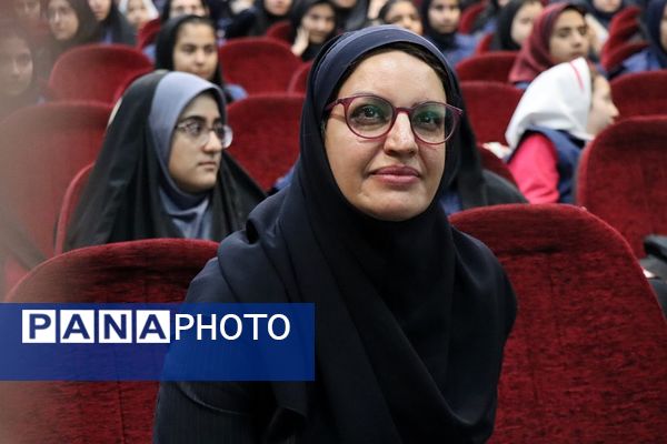 آیین تجلیل از دختران دانش‌آموز خبرنگار منتخب پانا شهرستان‌های استان تهران