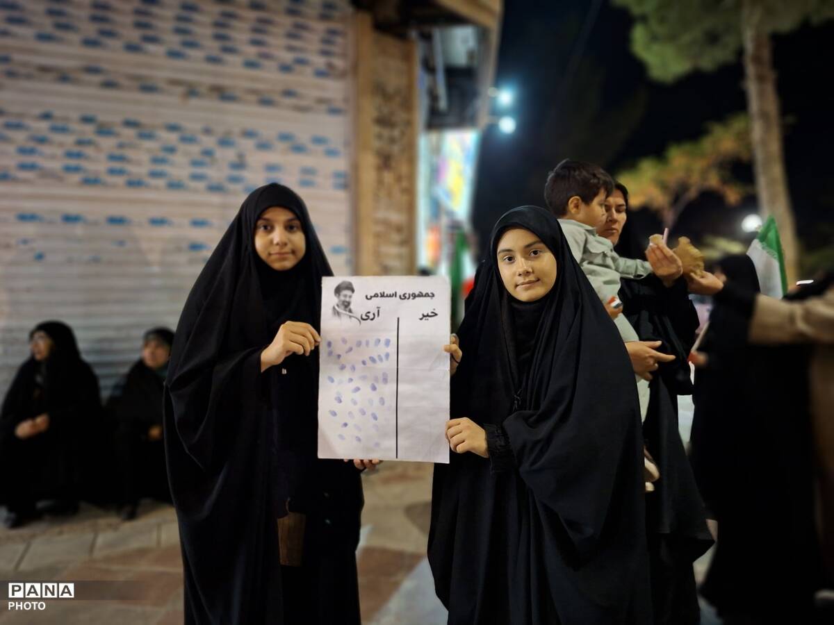 شامگاه دوازده فروردین؛شبی که طنین قدم های مردم رشتخوار،شهر را بیدار کرد