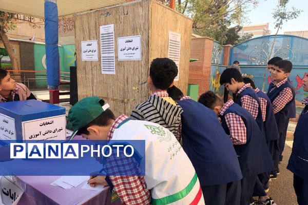 از کلاس تا صندوق رأی؛ تمرین مسئولیت در مدارس فشافویه