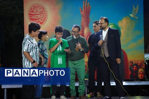 غدیر کیلومتری کاشان؛ جشن بی‌وقفه‌ی ولایت در چهارراه نماز