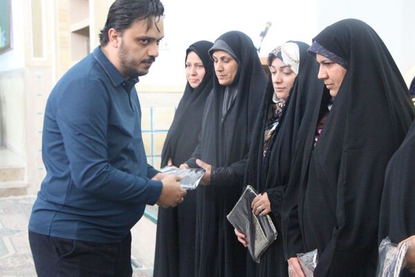 طنین دعای عرفه در پارک کوهستان یزد