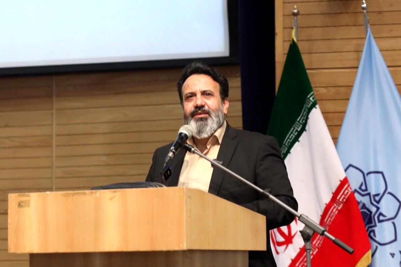 مغز بادوم، تلاشی برای نقش‌آفرینی پدربزرگان در جوانی جمعیت است